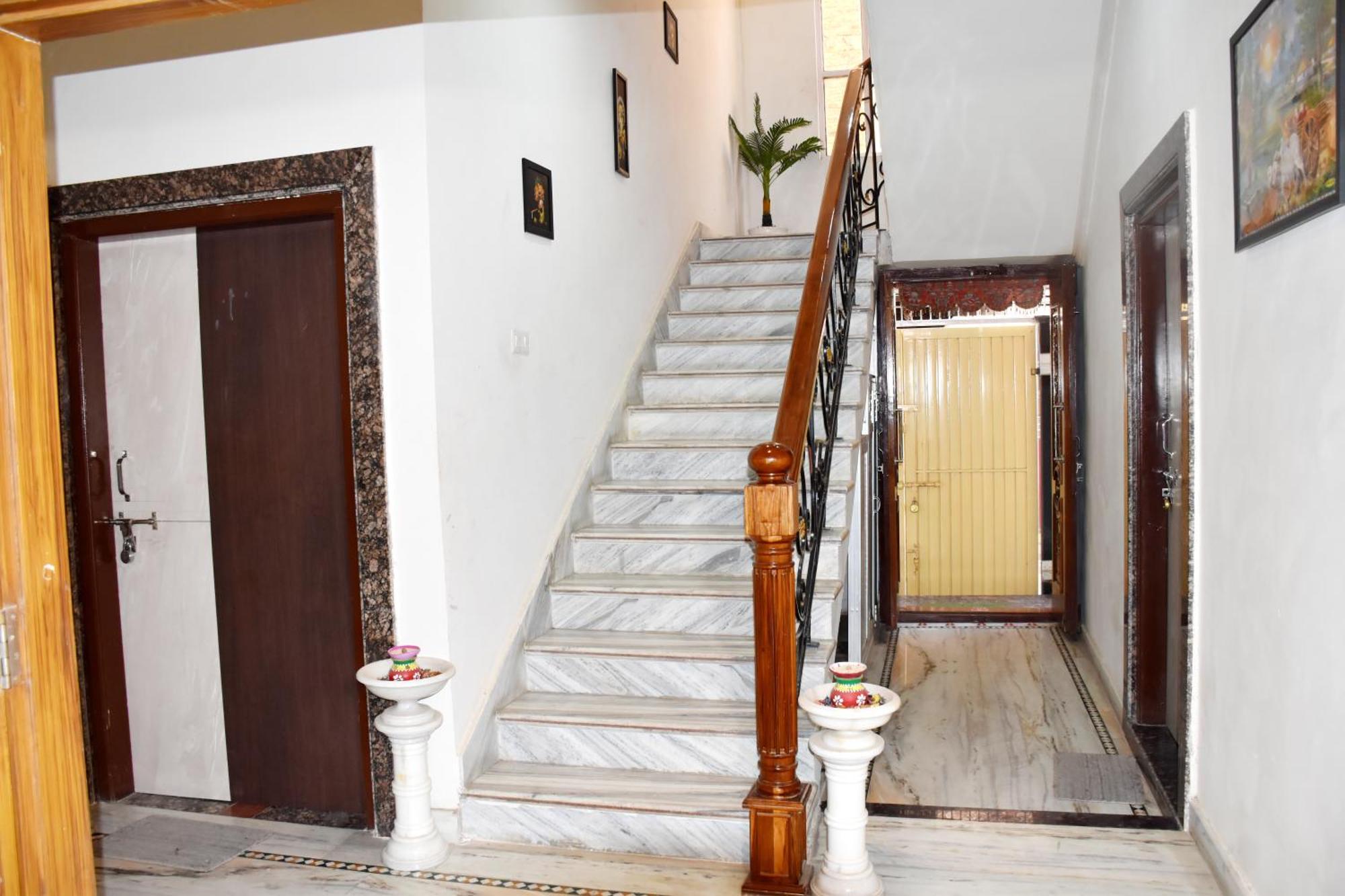Ramaya Home Stay Варанаси Экстерьер фото