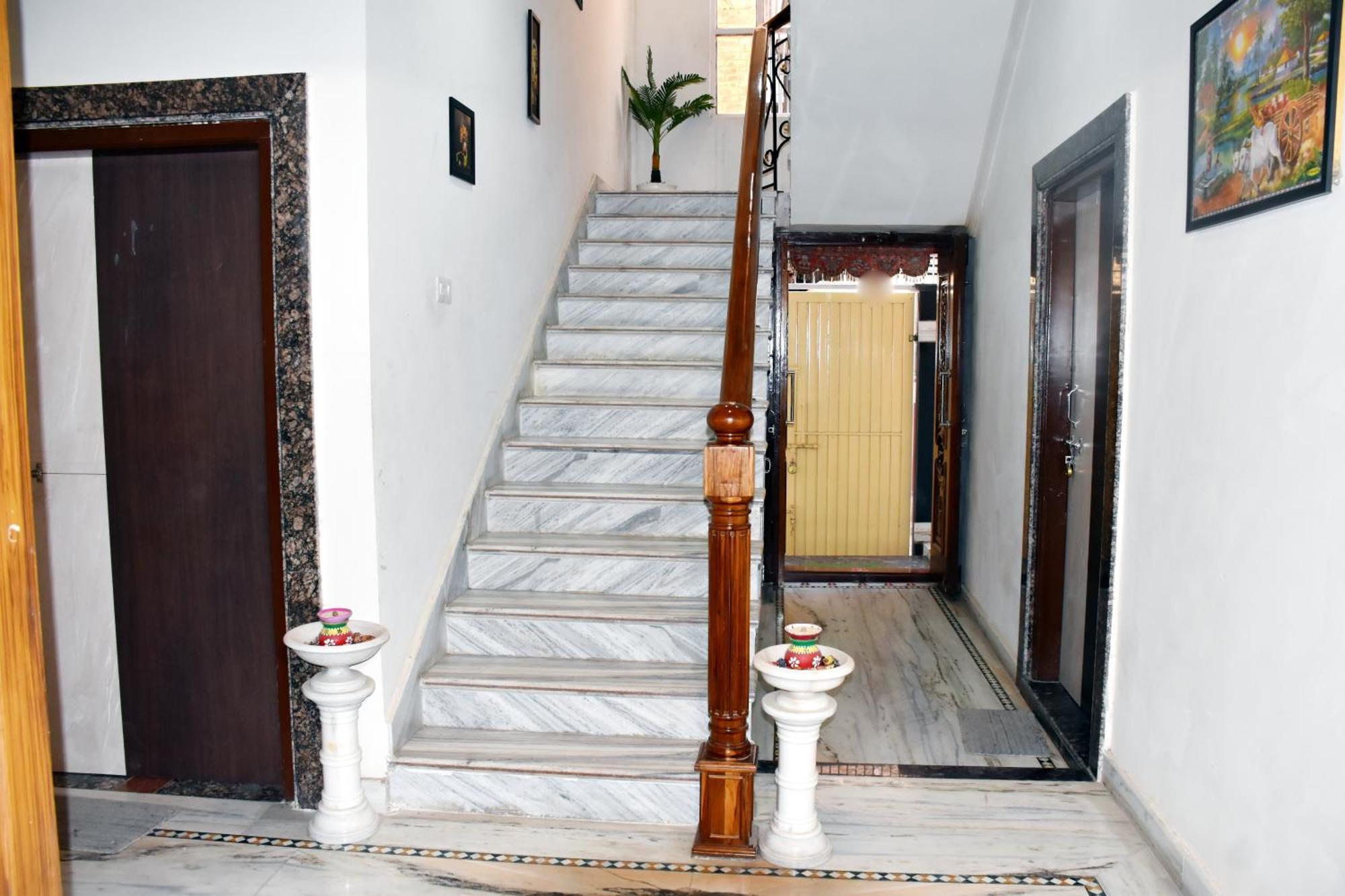 Ramaya Home Stay Варанаси Экстерьер фото