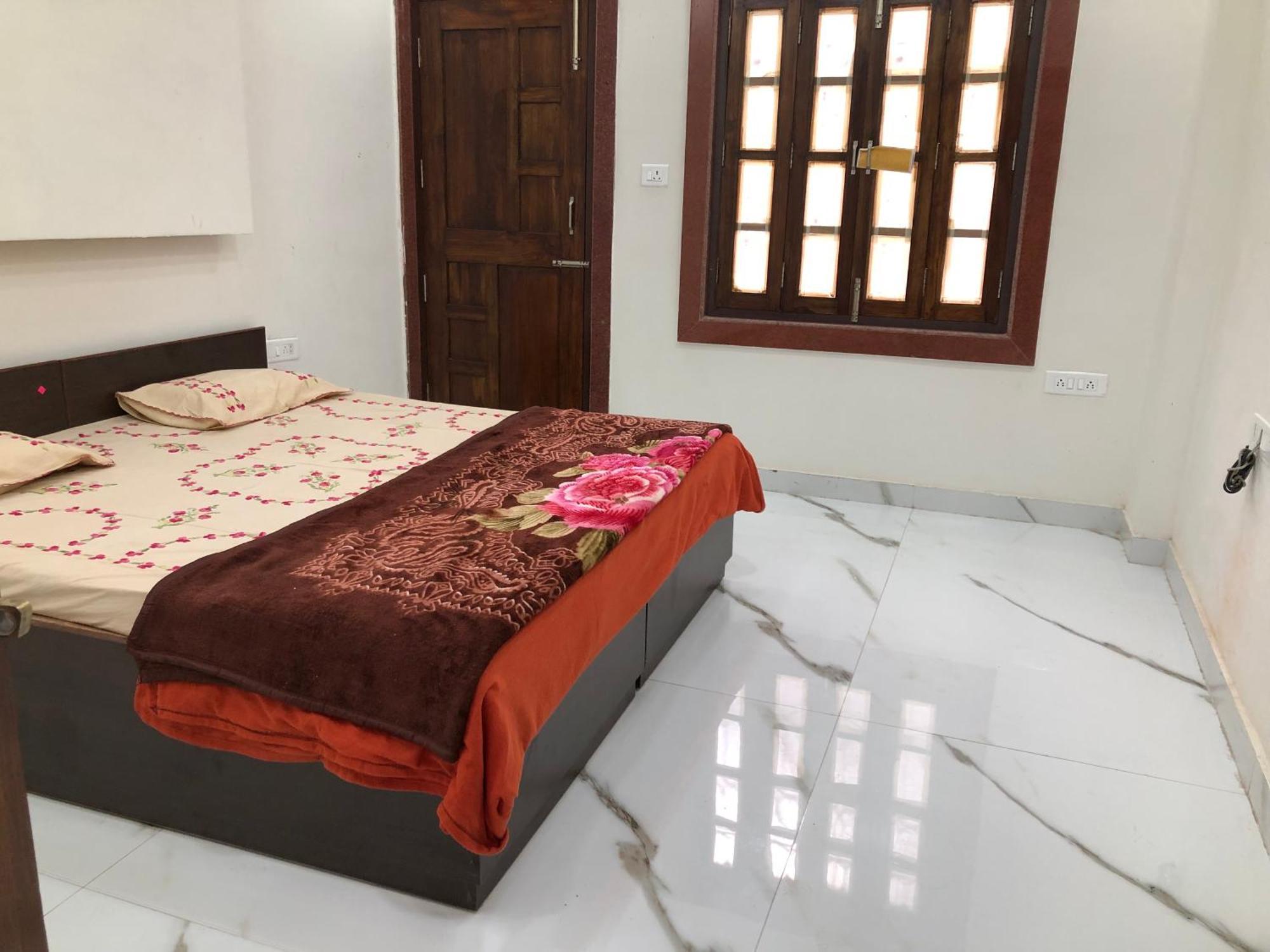 Ramaya Home Stay Варанаси Экстерьер фото