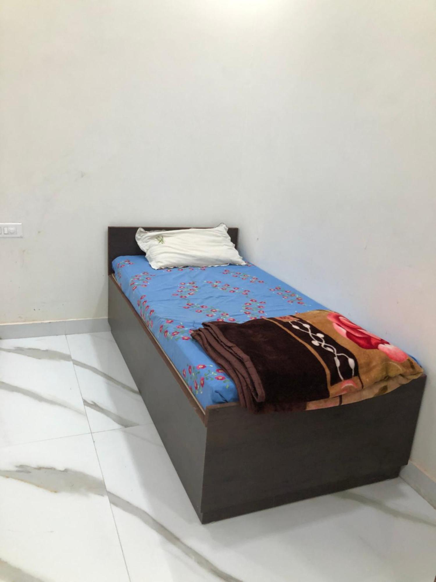Ramaya Home Stay Варанаси Экстерьер фото
