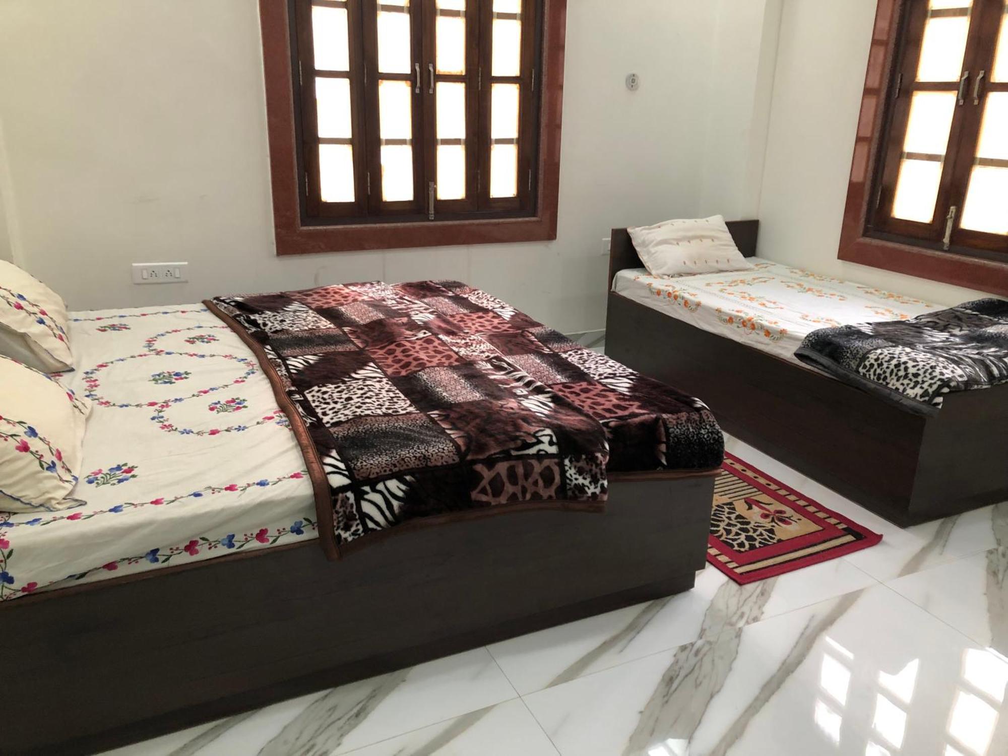 Ramaya Home Stay Варанаси Экстерьер фото