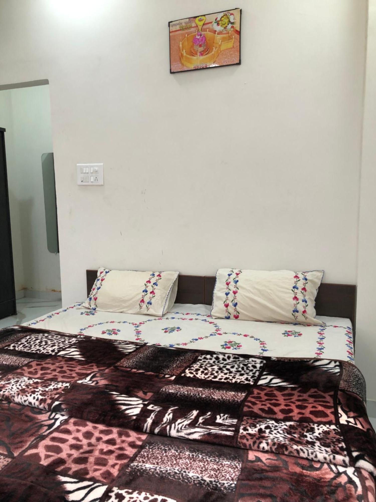 Ramaya Home Stay Варанаси Экстерьер фото