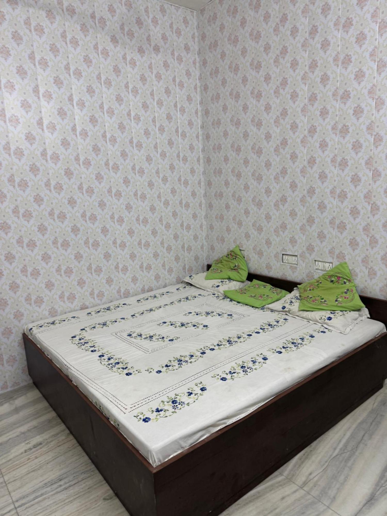 Ramaya Home Stay Варанаси Экстерьер фото